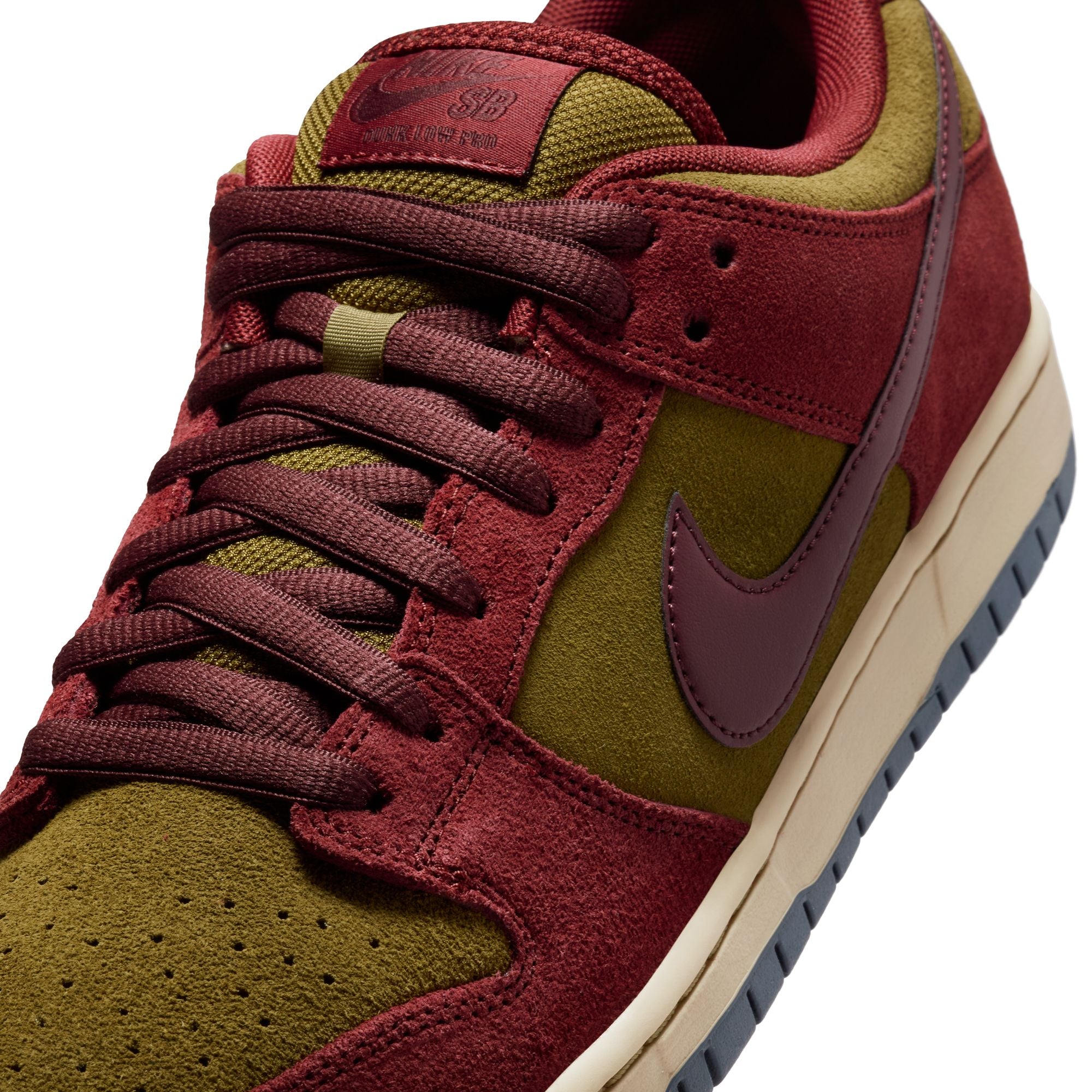 Nike SB Mens Dunk Low Pro Shoes