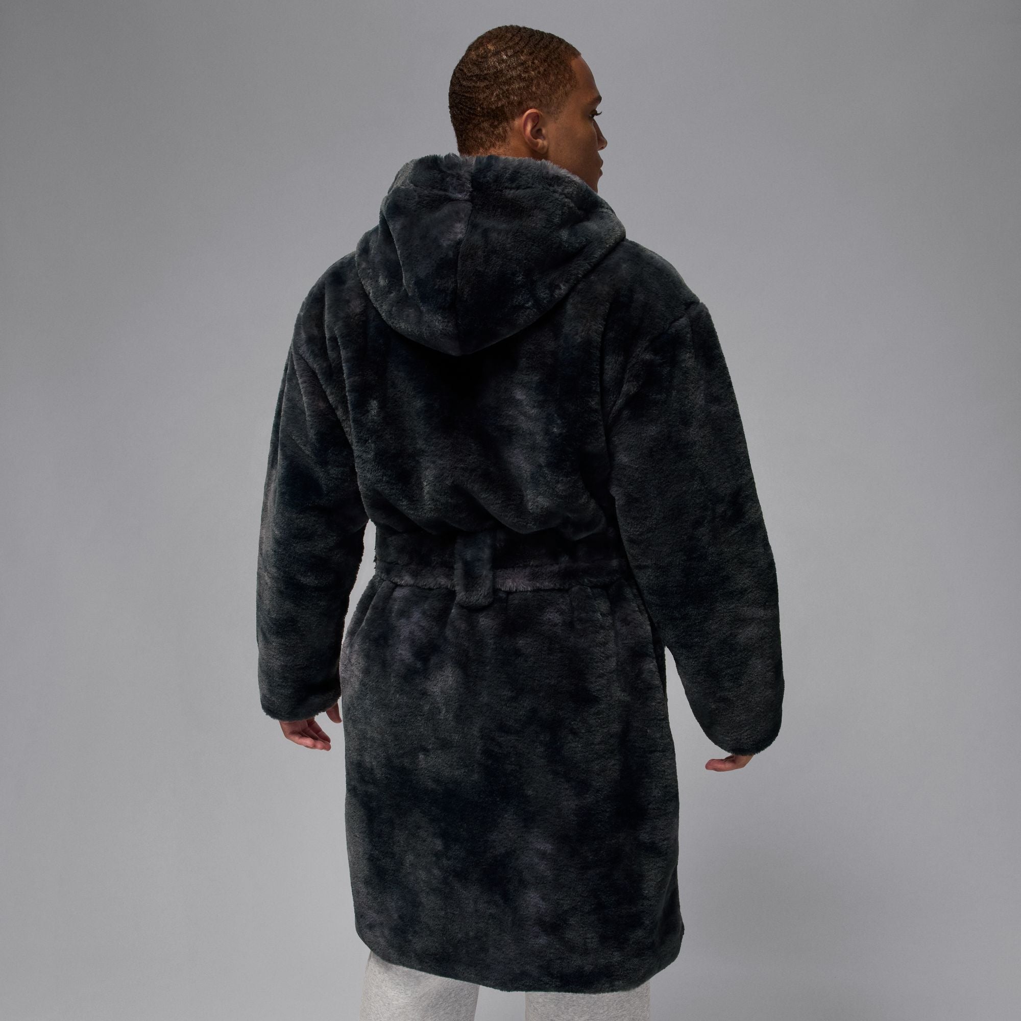 Air Jordan Mens Brooklyn Holiday Fur Robe