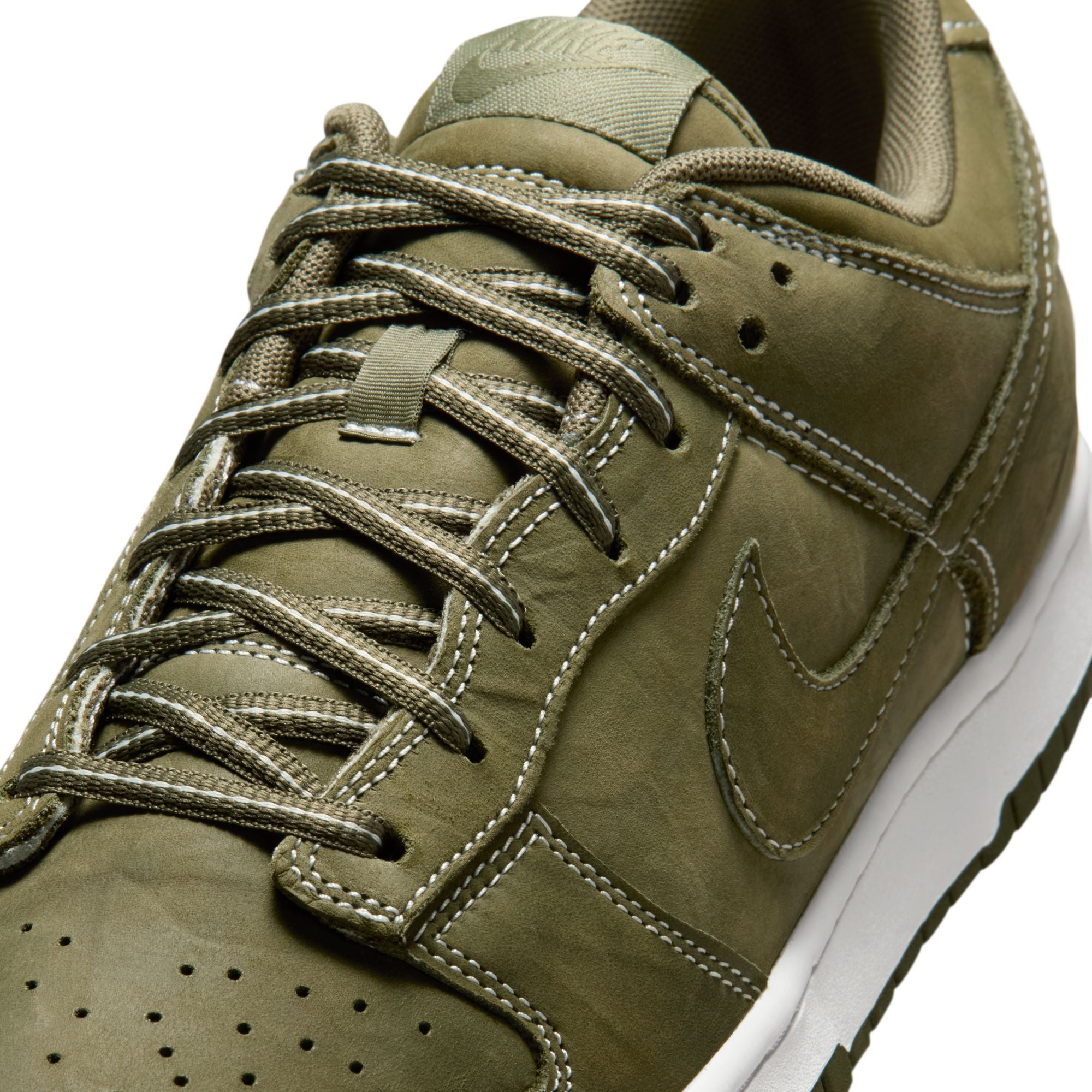 Nike Mens Dunk Low Shoes