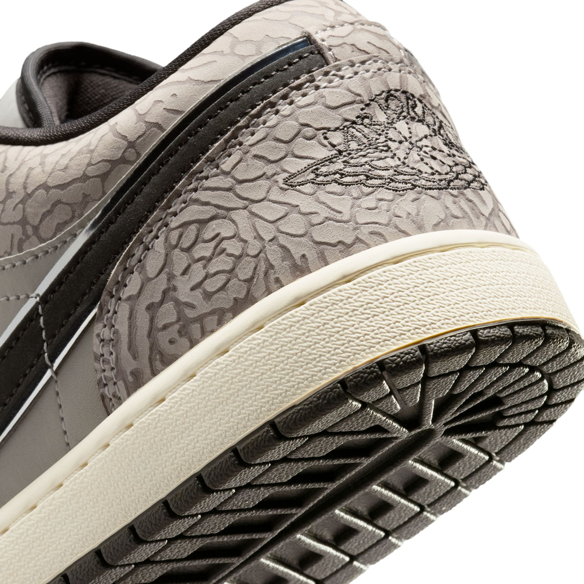Air Jordan 1 Mens Low SE V2 Shoes