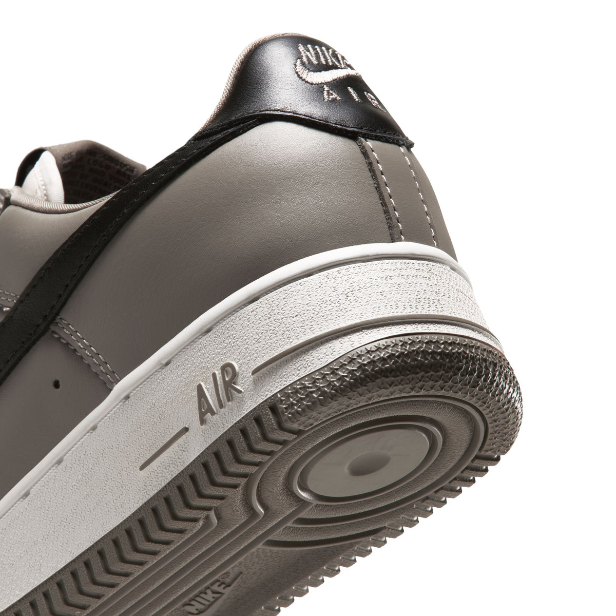 Nike Mens Air Force 1 '01 Shoes