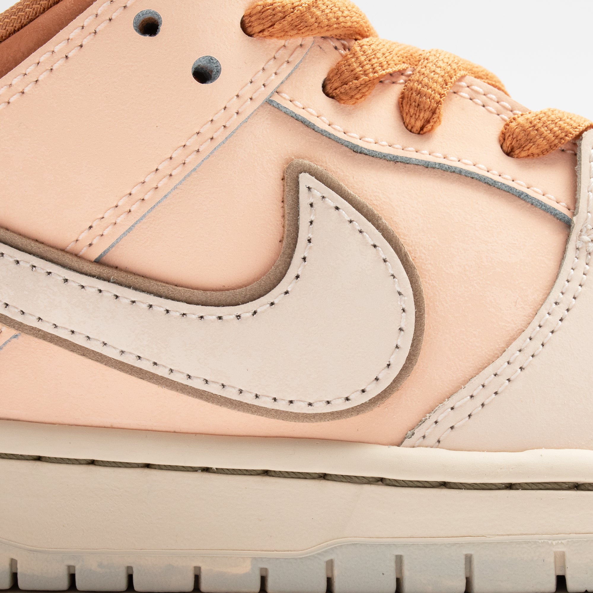 Nike SB Dunk Low "Trocadéro Gardens" Shoes
