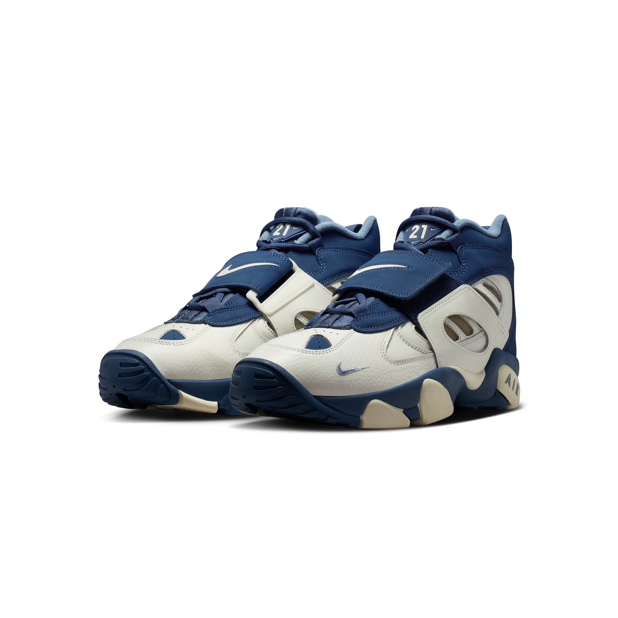 Nike Mens Air Diamond Turf II Shoes