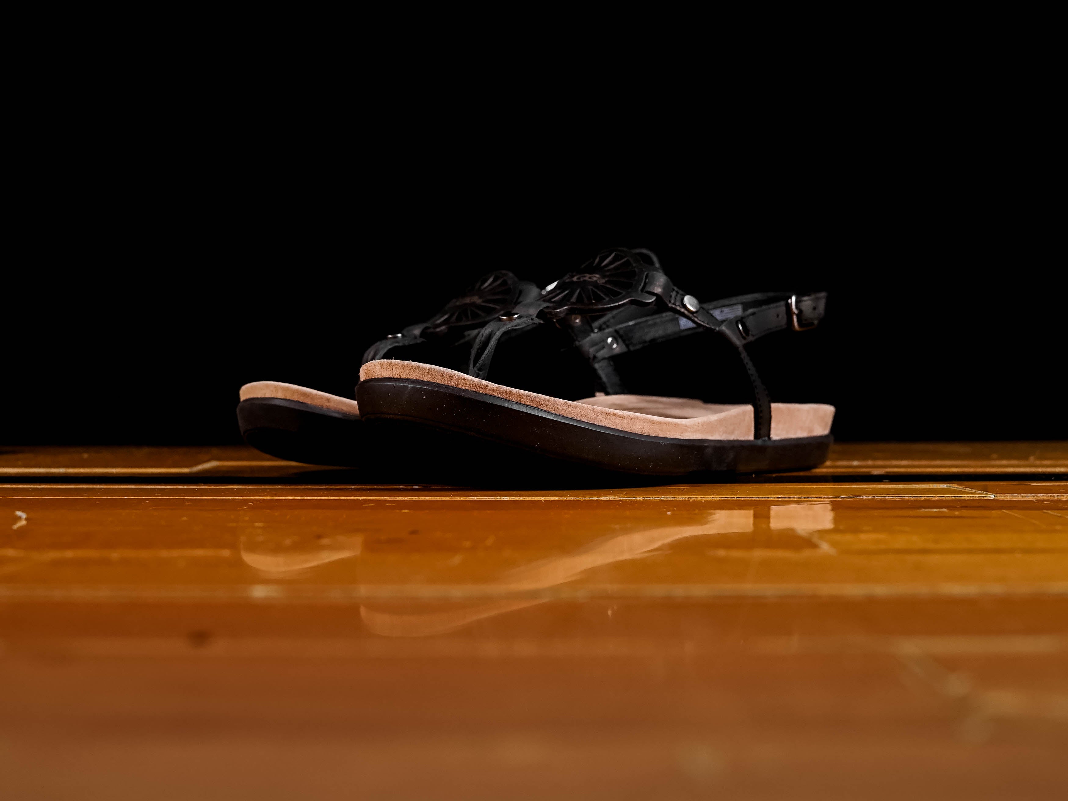 UGG Womens Ayden Sandals