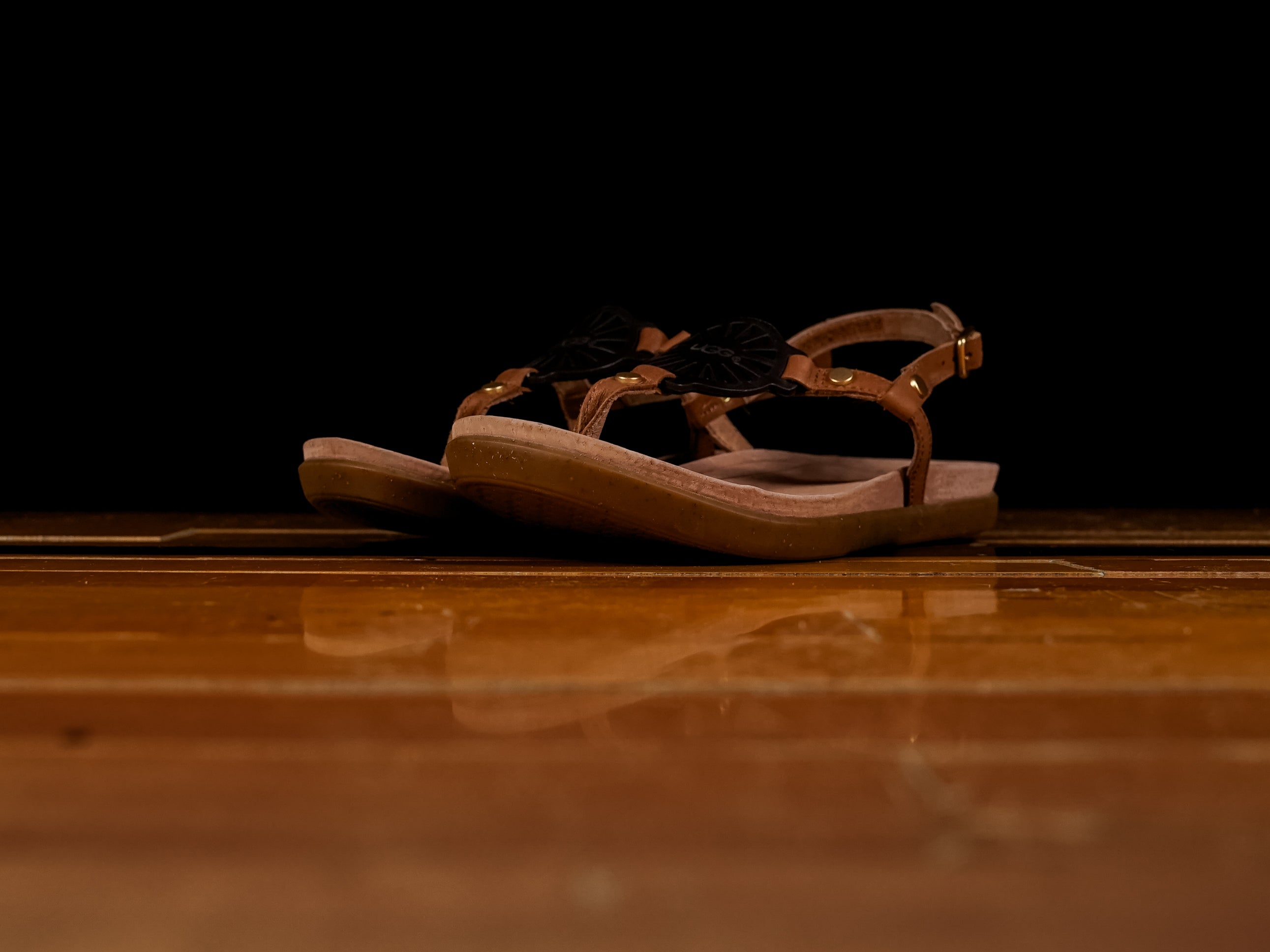 UGG Womens Ayden Sandals