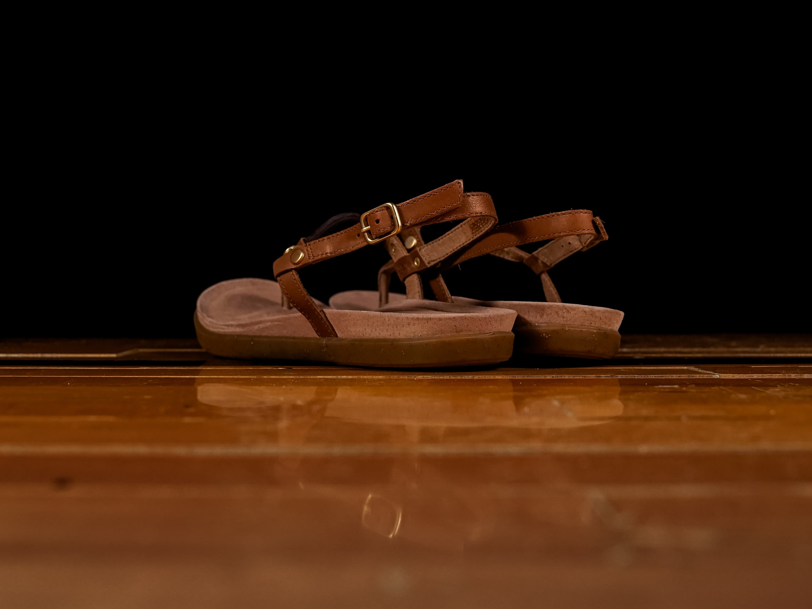 UGG Womens Ayden Sandals