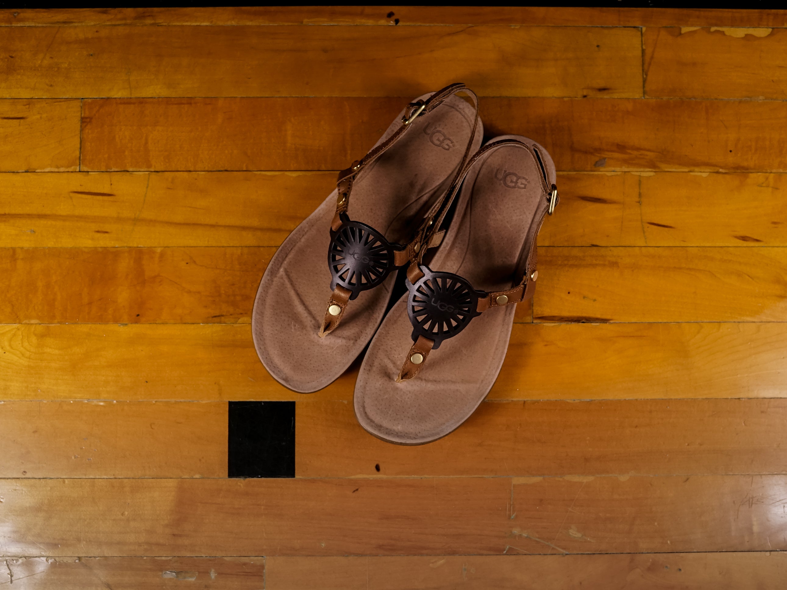 UGG Womens Ayden Sandals