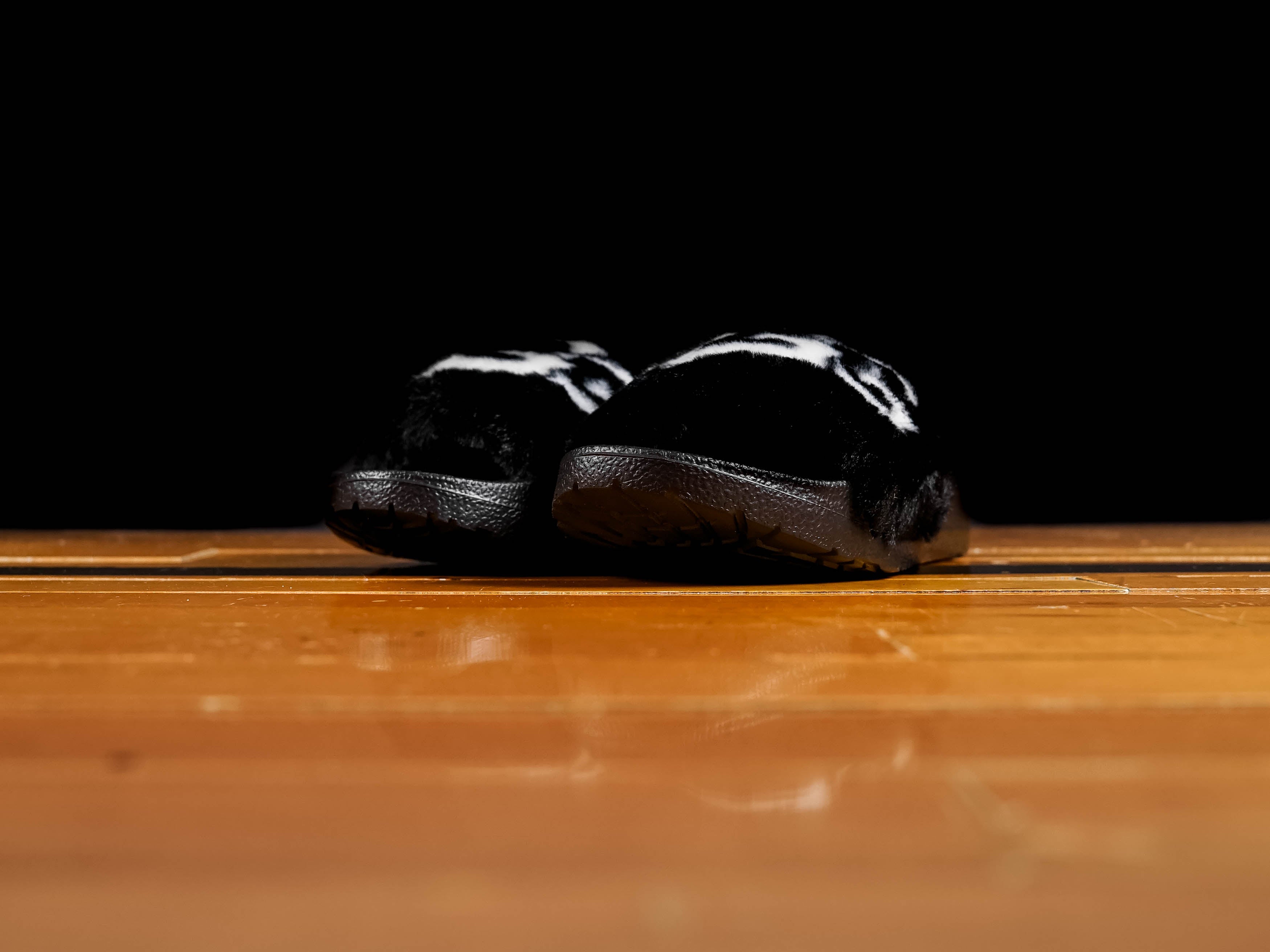 UGG Womens Royale Graphic Slides