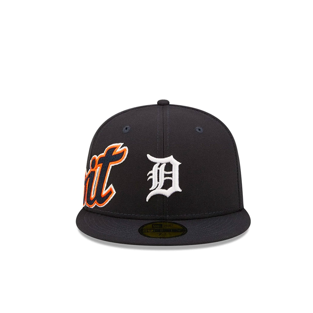 New Era Detroit Tigers Swinging Tiger Pinstripe Side Patch Fitted