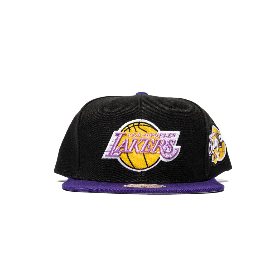 Mitchell & Ness Los Angeles Lakers Strapback Hat - Black - One Size