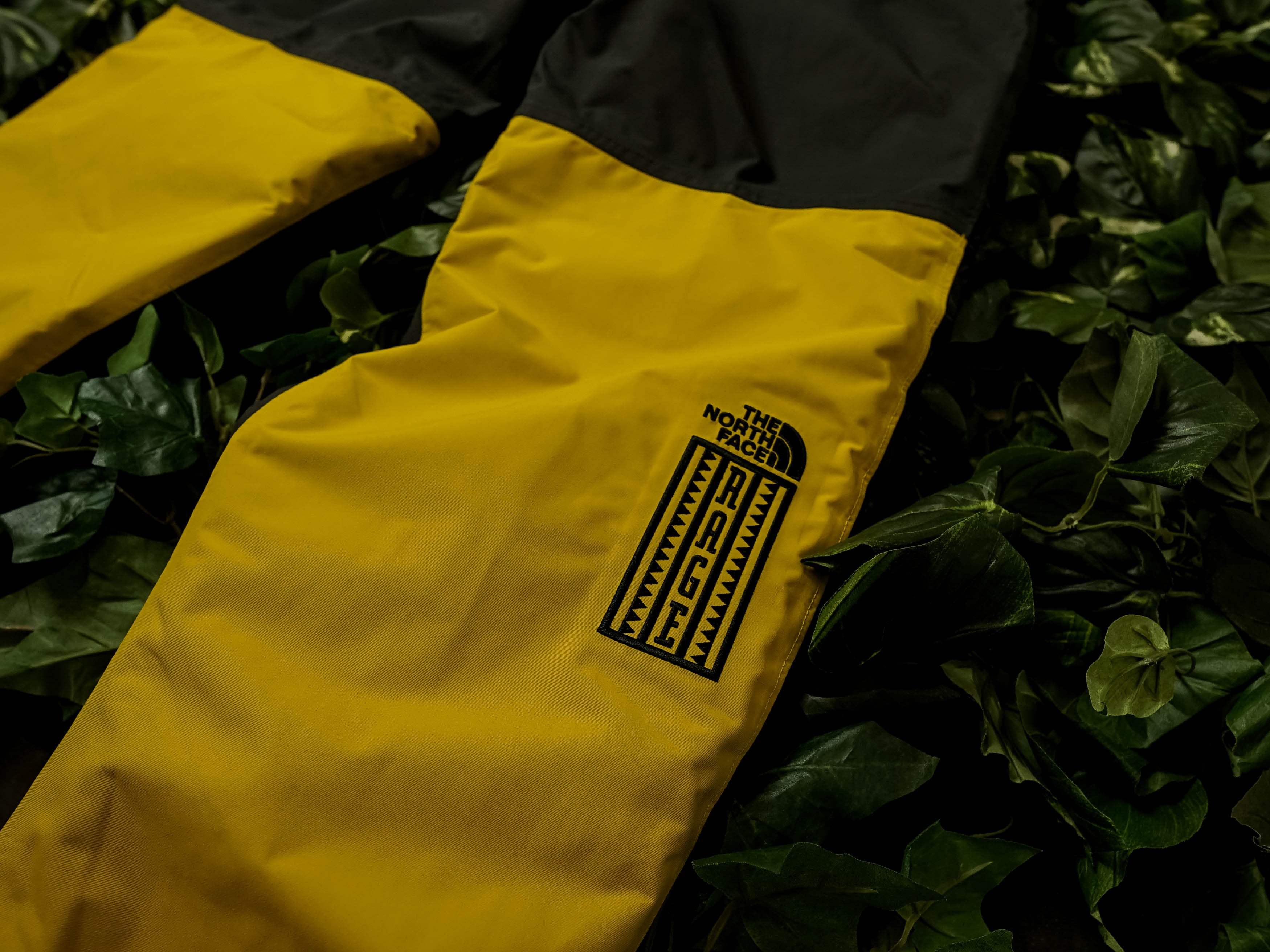 The North Face 94 Mens Rage Rain Pants