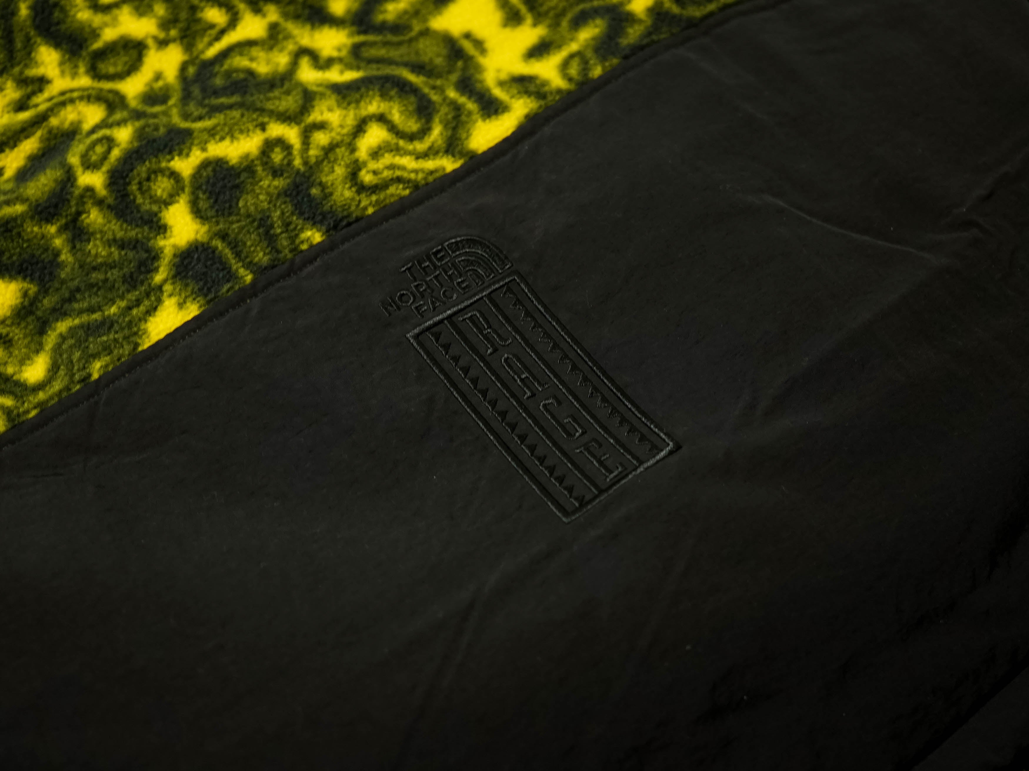 The North Face Mens 94 Rage Fleece Pullover