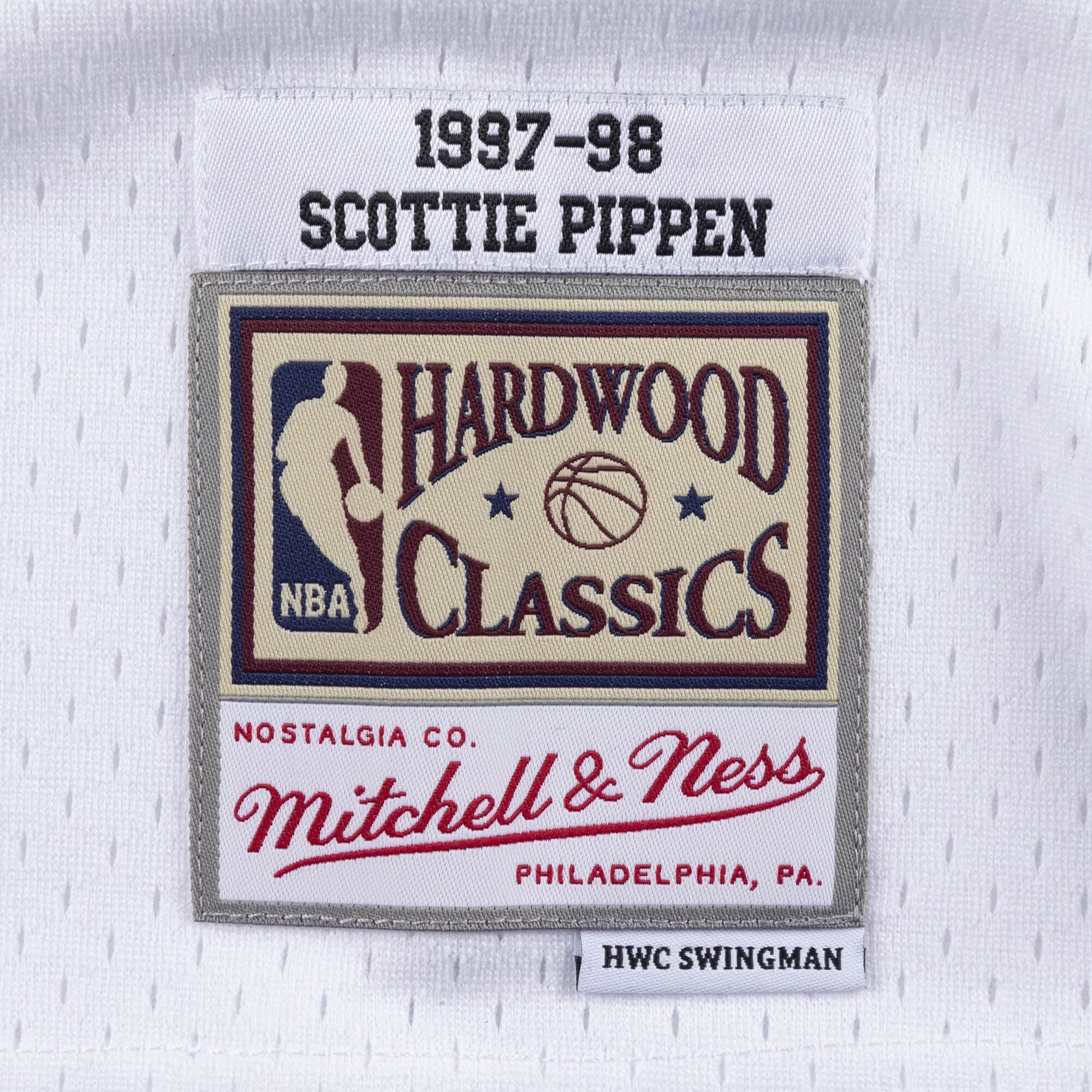 Mitchell & Ness Mens Scottie Pippen Chicago Bulls Swingman Jersey 'White'