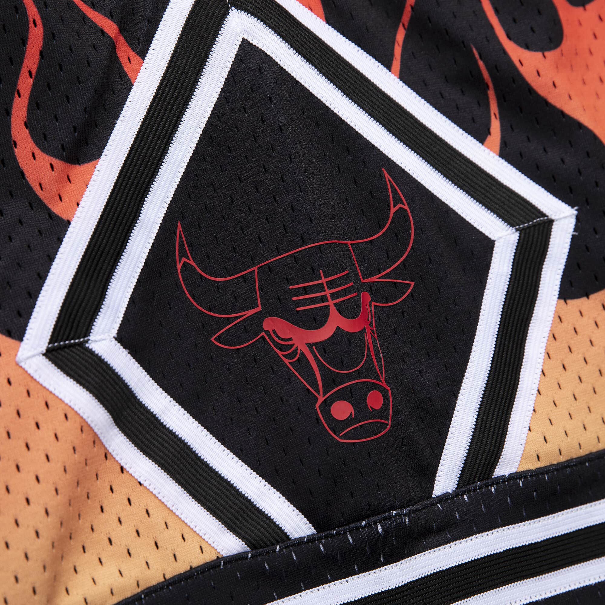 Mitchell & Ness NBA Flames Bulls 97 'Black' Swingman Shorts