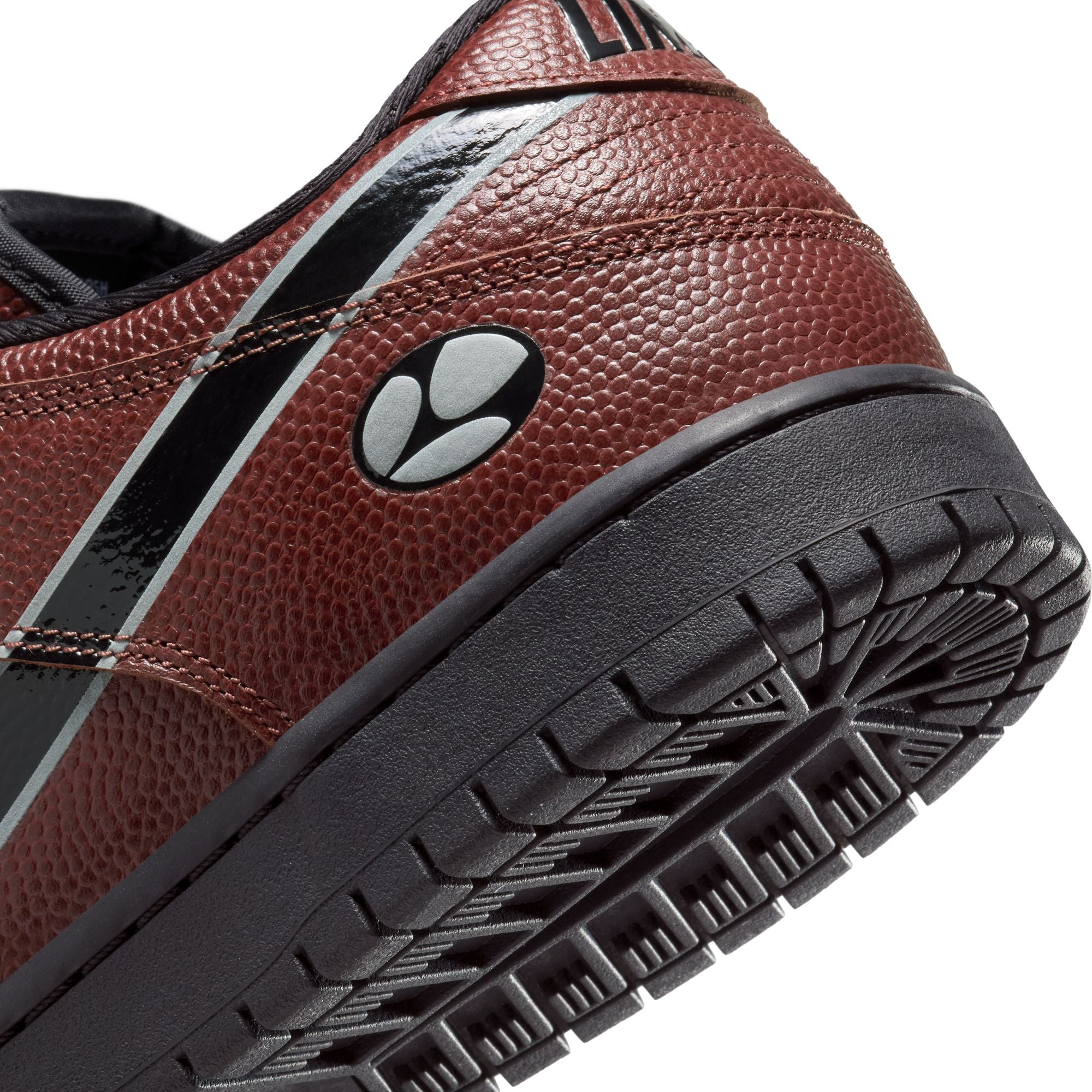 Nike SB x Limosine Skateboards Mens Dunk Low Pro Shoes