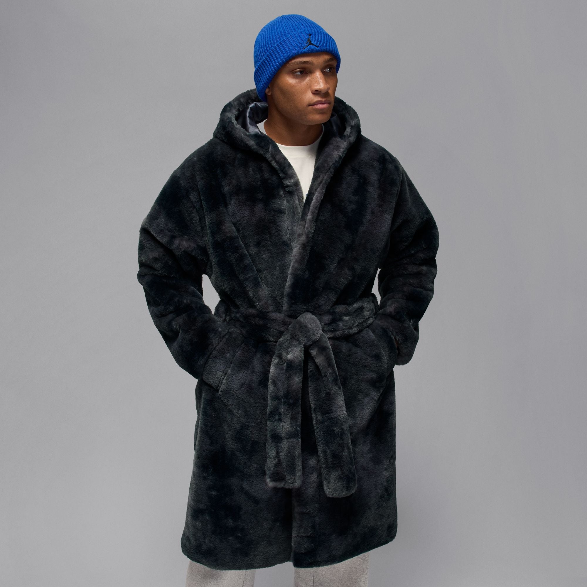 Air Jordan Mens Brooklyn Holiday Fur Robe