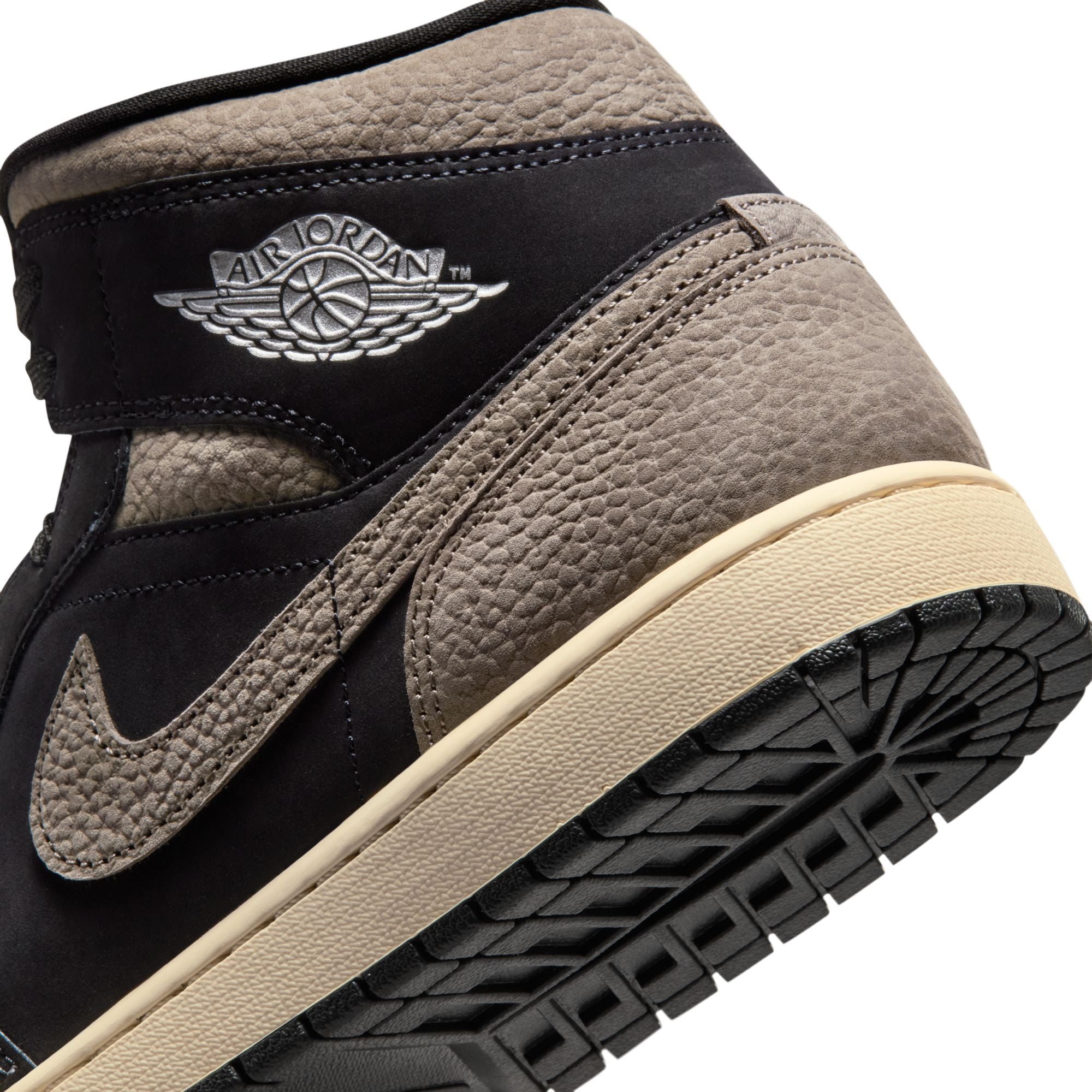 Air Jordan 1 Mens Mid SE Shoes