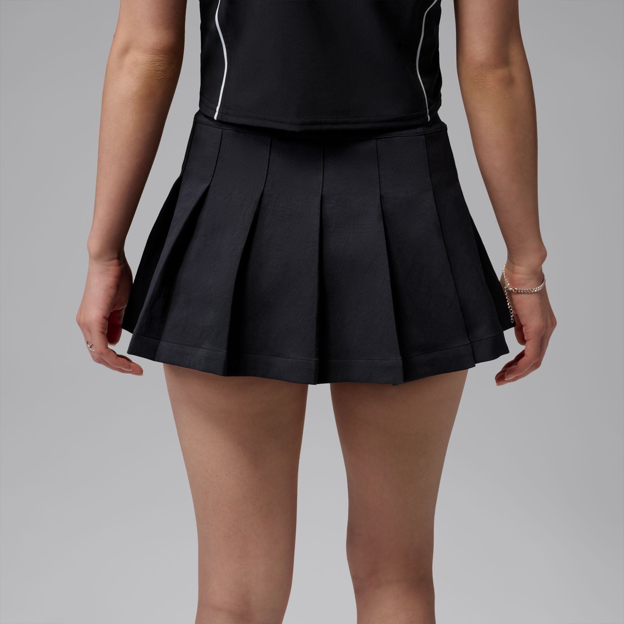Air Jordan Womens Brooklyn Pleated Skirt