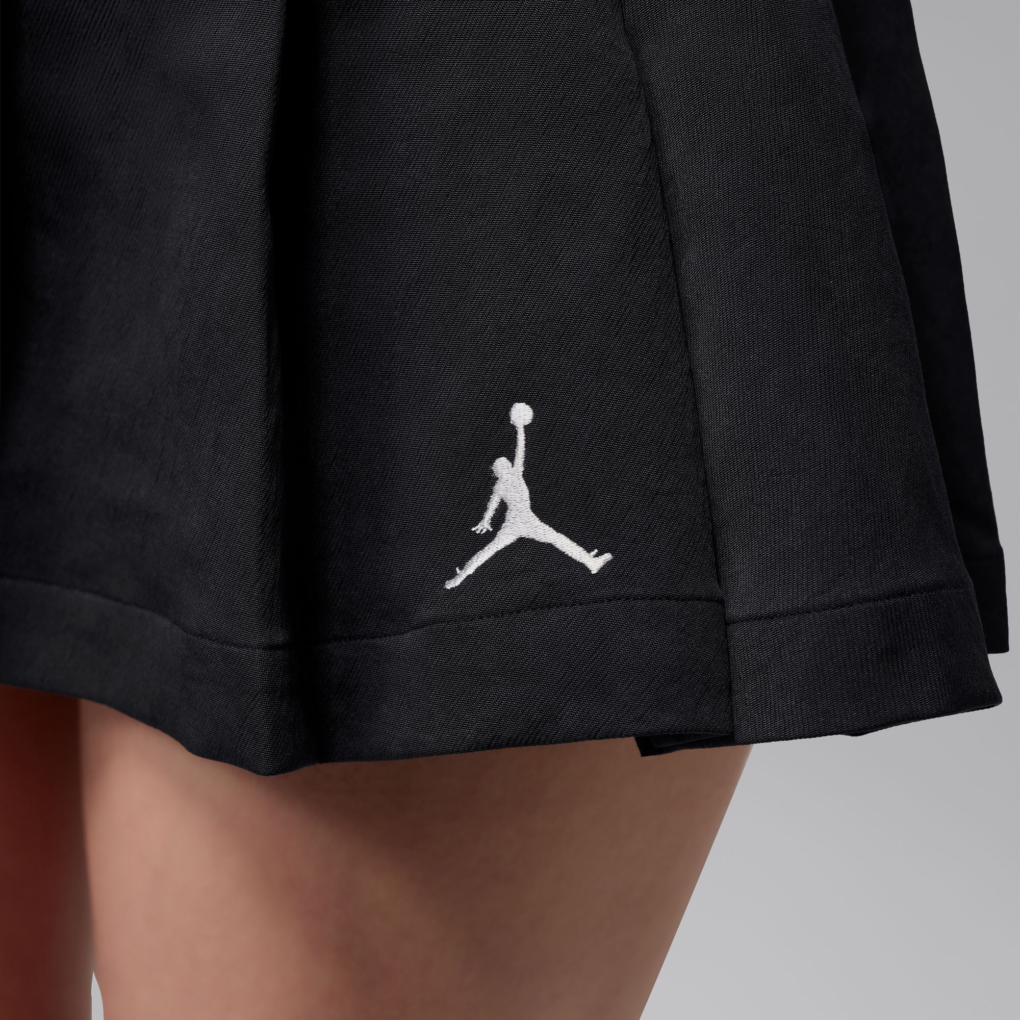 Air Jordan Womens Brooklyn Pleated Skirt