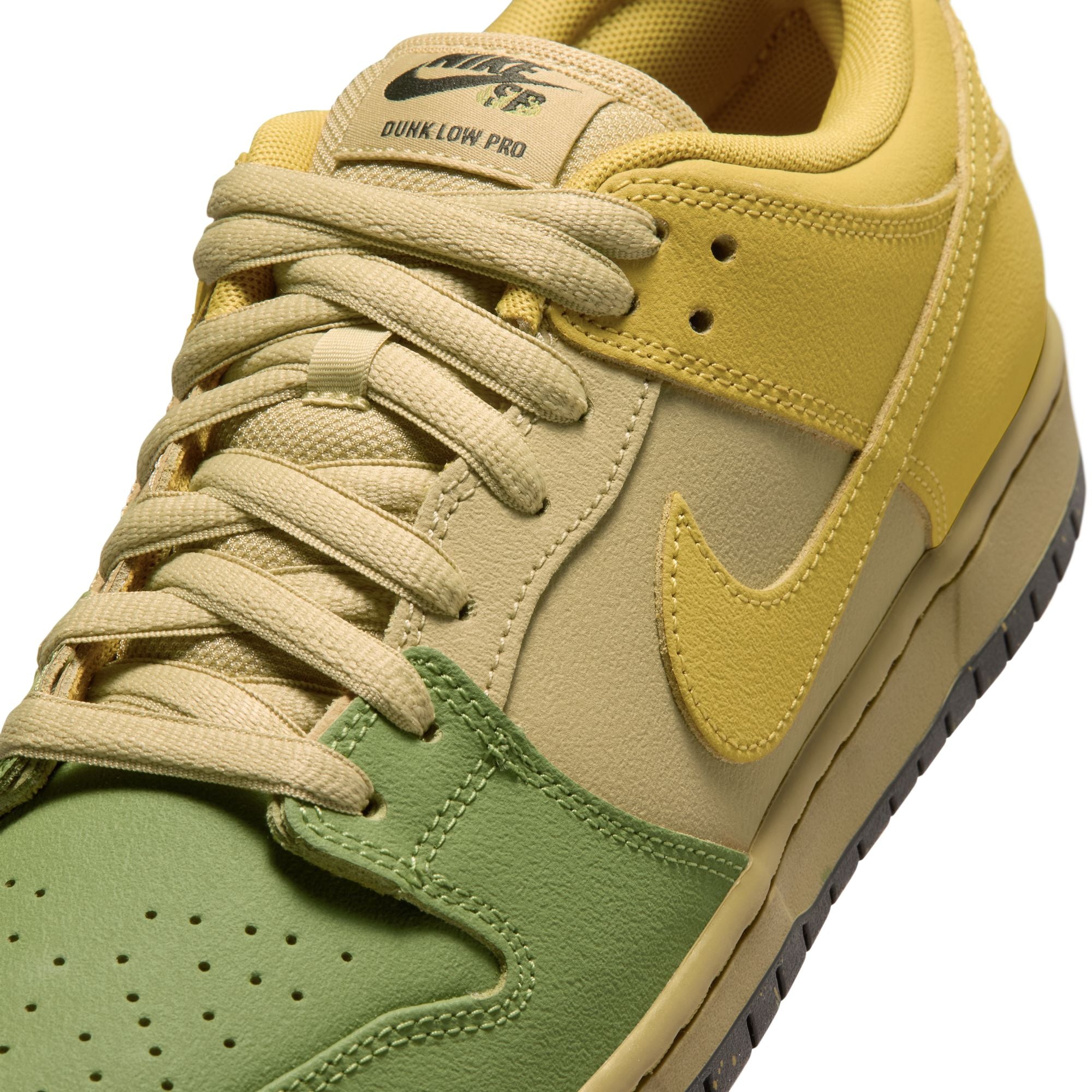 Nike SB Mens Dunk Low Pro Shoes