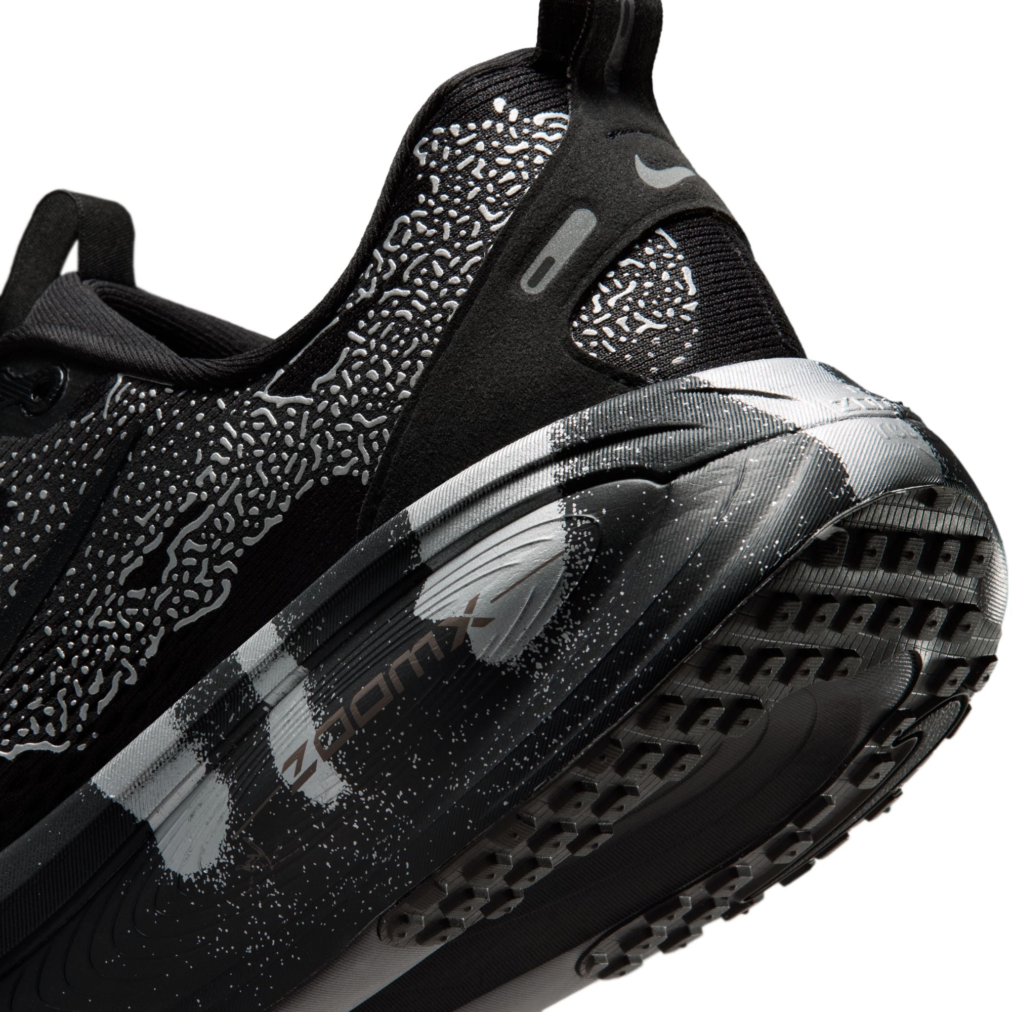 Nike Mens Vomero 18 Shoes