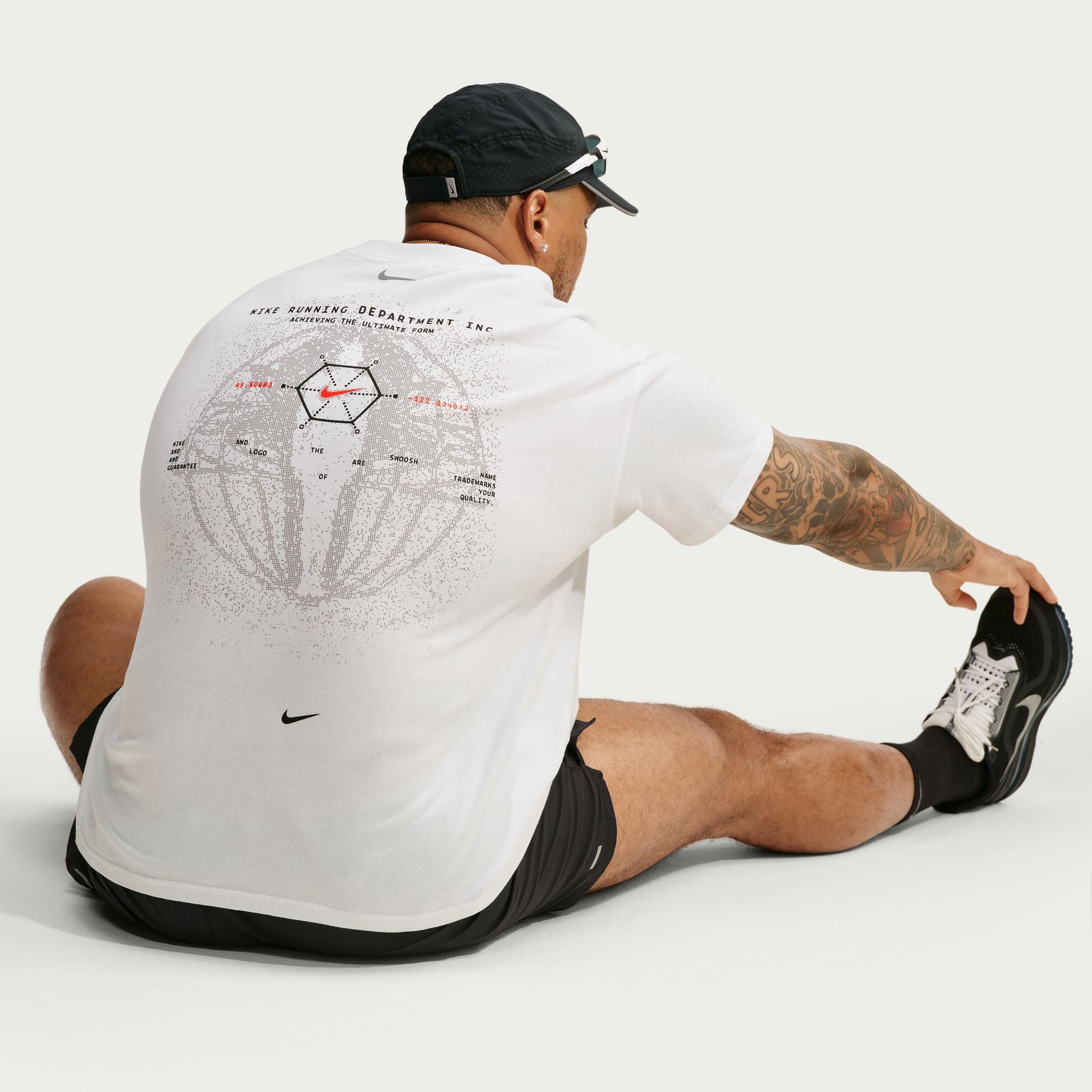 Nike Mens Short-Sleeve Tee
