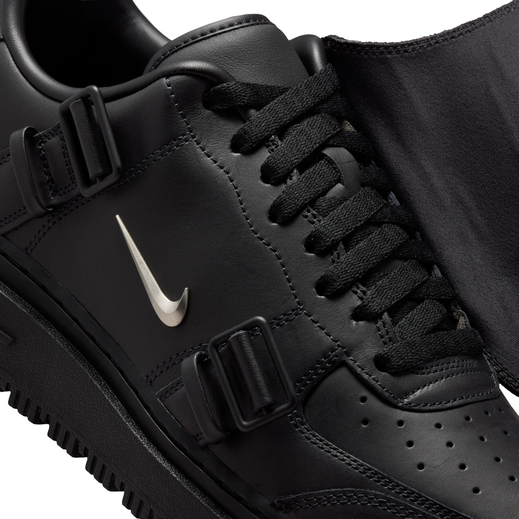 Nike Mens Air Force 1 Luxe Shoes