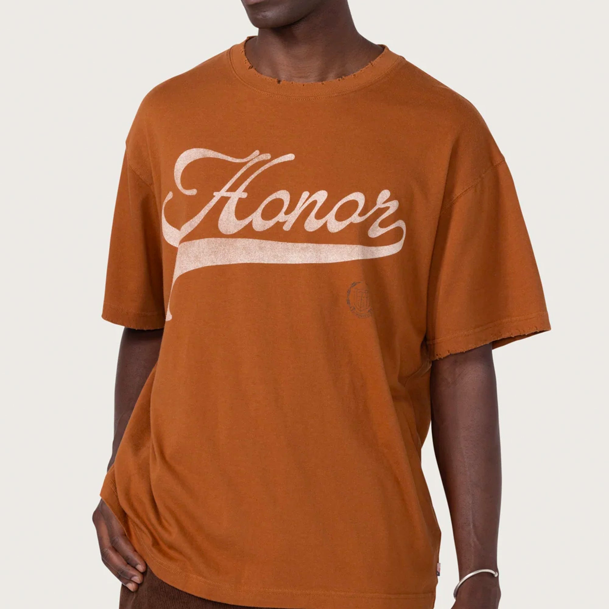 Honor The Gift Mens Holiday Script SS Tee