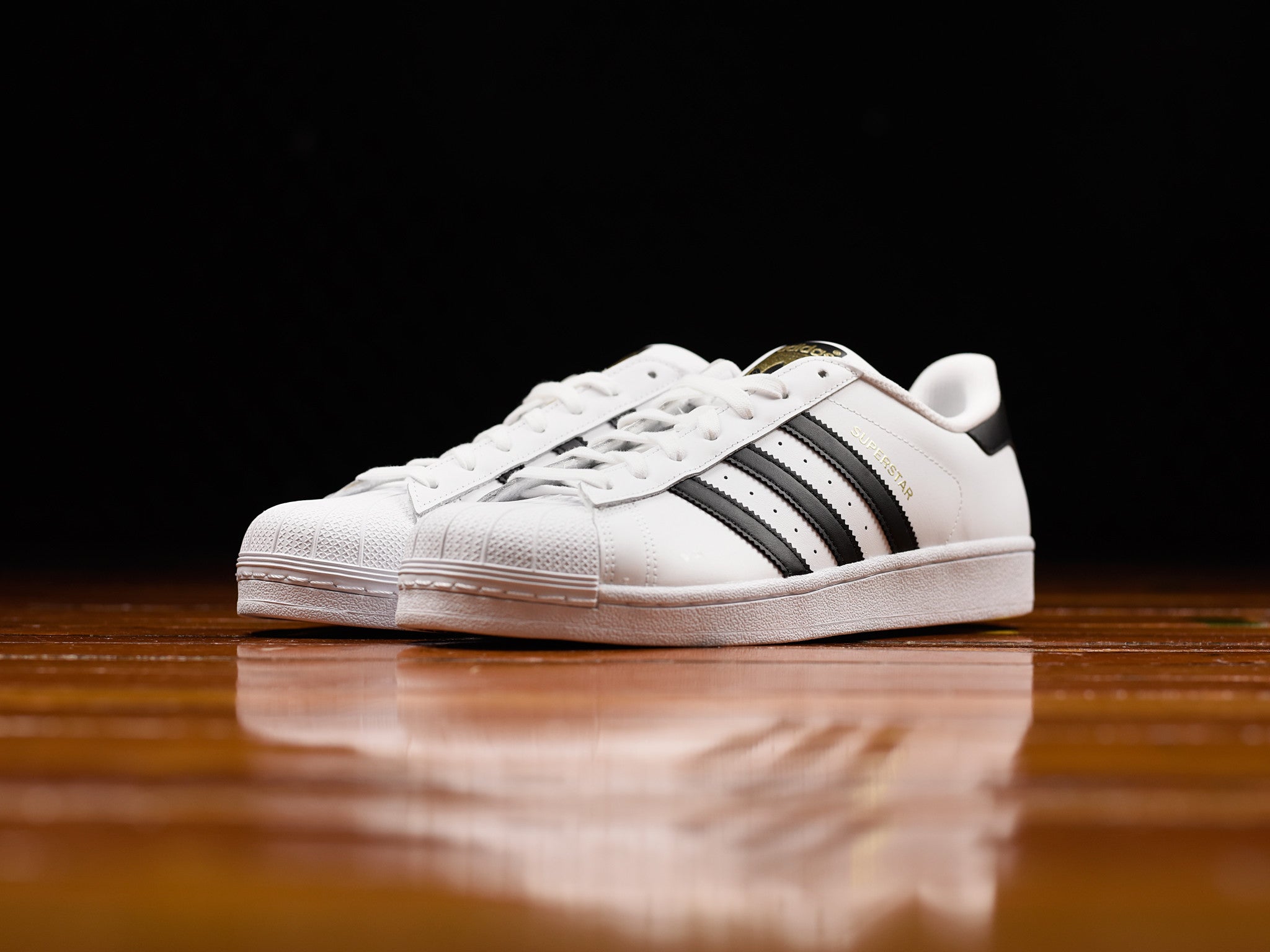 Adidas superstar hotsell black stripes (c77124)