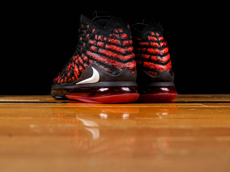 Nike LeBron 17 'Infrared' [BQ3177-006]