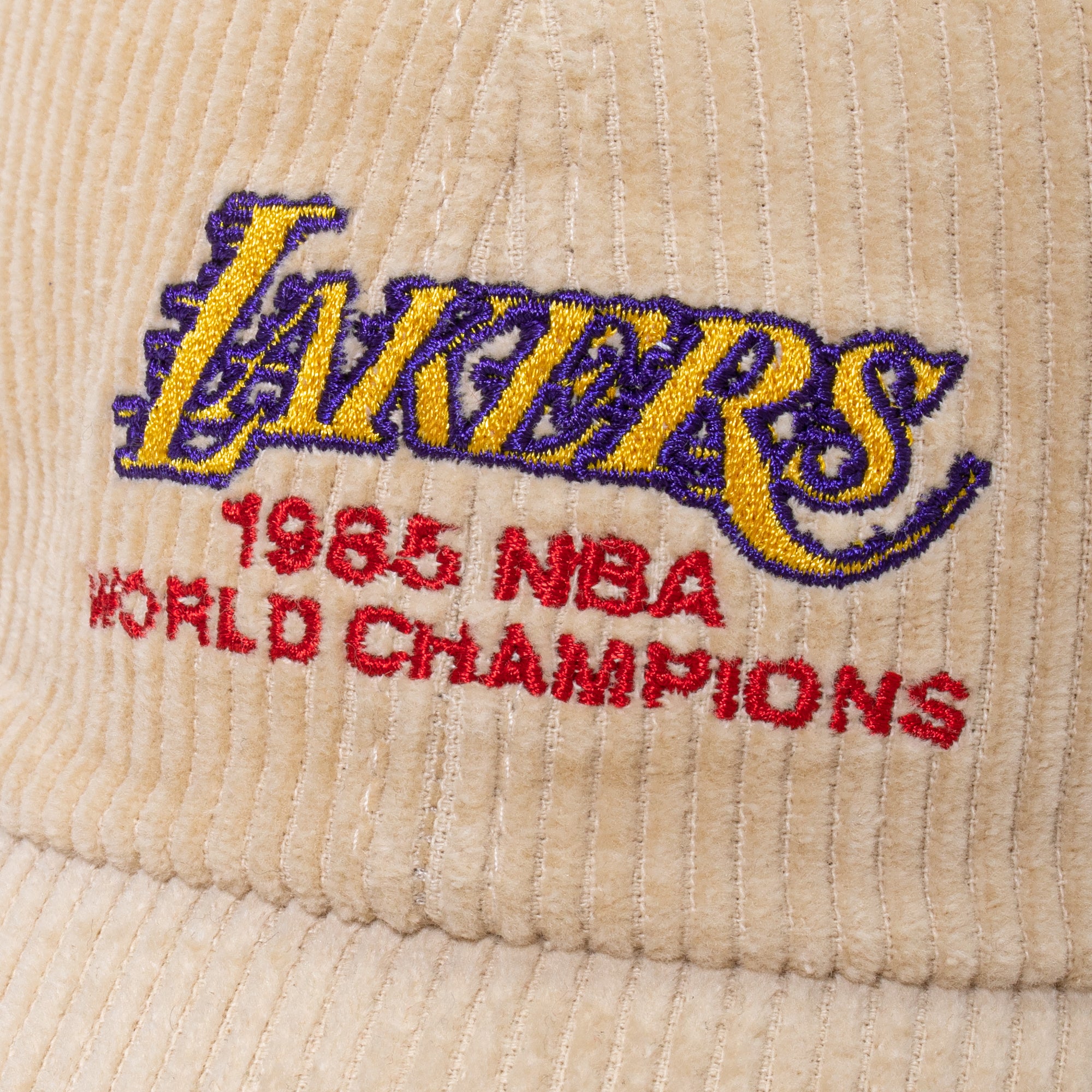 Mitchell & Ness Mens Los Angeles Lakers 85 WC Dad Strapback 'Khaki'