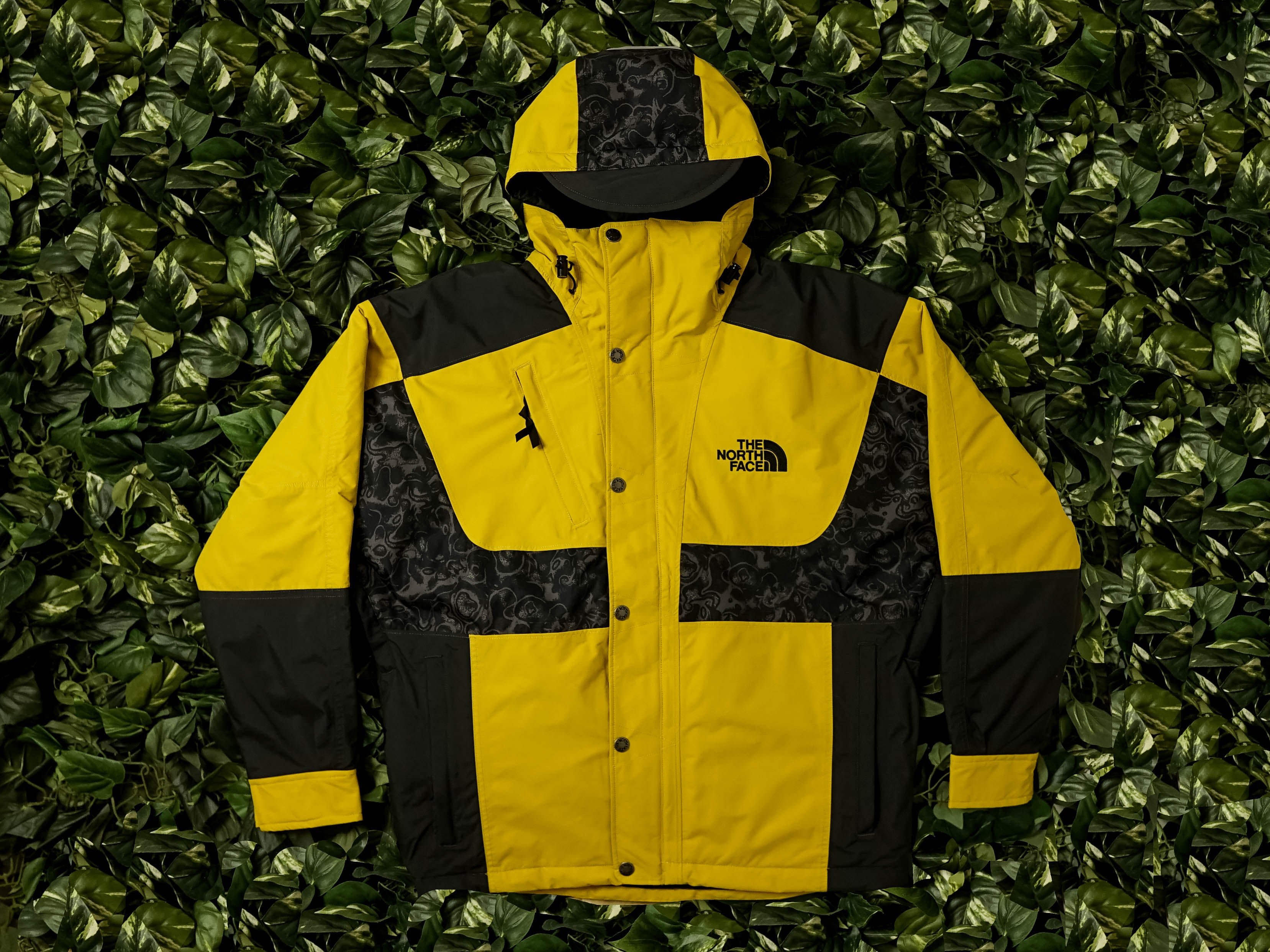 The North Face 94 Rage WP INS Jacket [NF0A3XAPHS7]