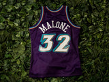 Mitchell & Ness 'Karl Malone' '96 NBA Swingman Jersey [SMJYGS18216-UJAPURP96KMA]