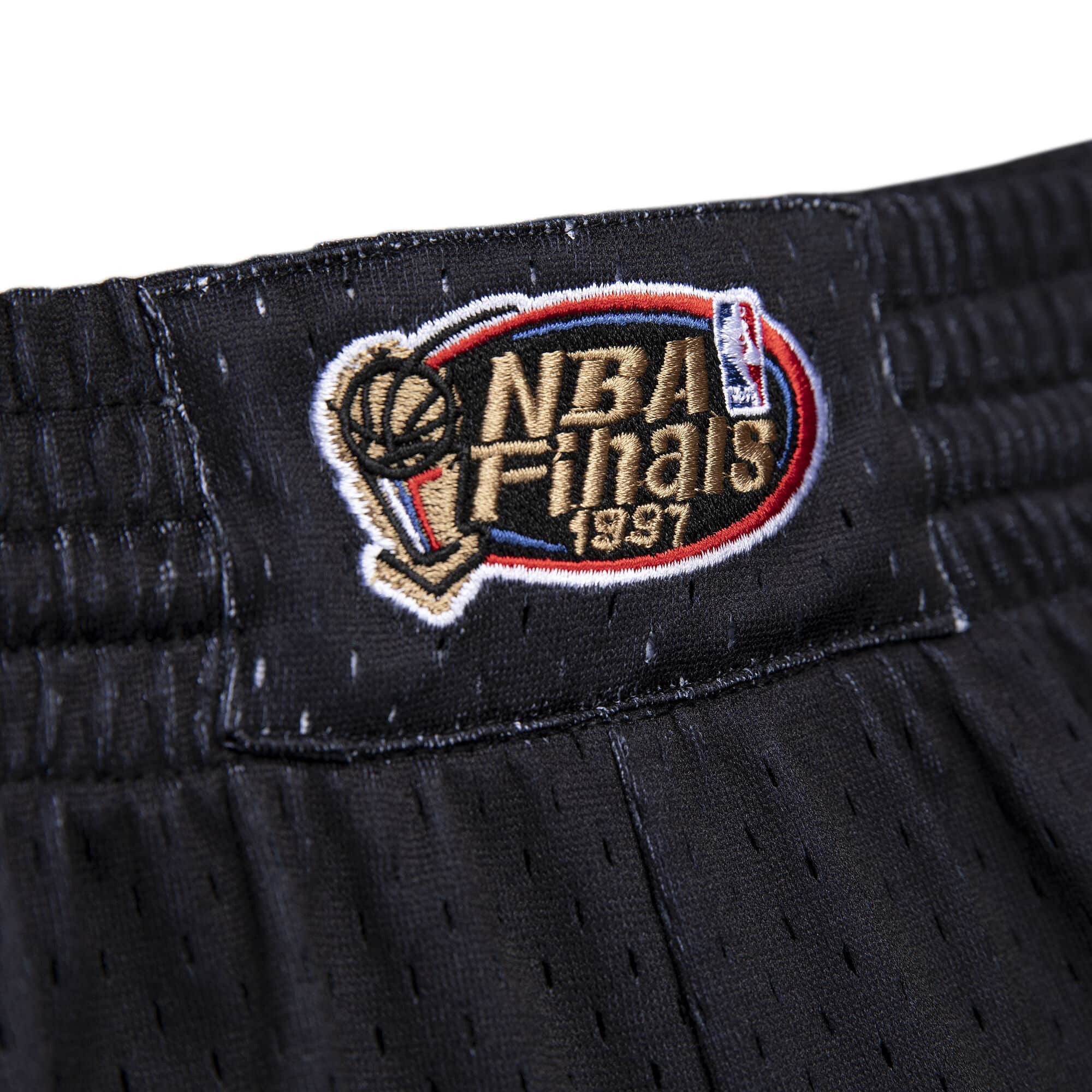 Mitchell & Ness NBA Flames Bulls 97 'Black' Swingman Shorts